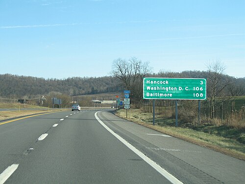 ボルチモアはメリーランド州を通る I-70 号線東行きの主要な管理都市であり、ワシントン DC は主要な興味深い都市です。(この標識はメリーランド州境に近いペンシルベニア州にあります。)
