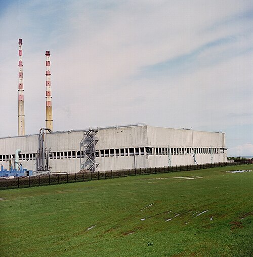 リングセンド発電所とタワーの全景。