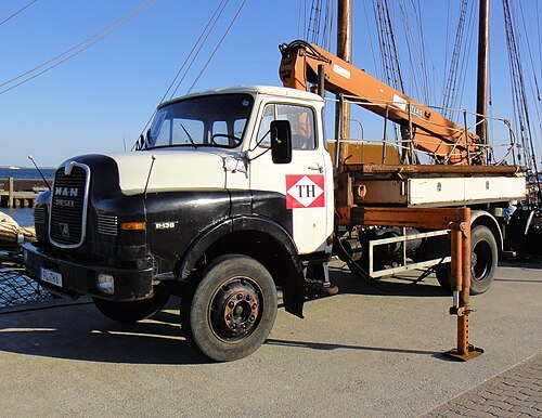 MAN truck 11-136