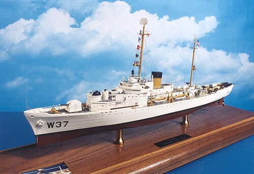 Revell USCGC Taney (WHEC-37) の完成モデル。1956 年に最初に発売され、[引用が必要] 最も初期の射出成形プラスチック製船舶モデル キットの 1 つでした。