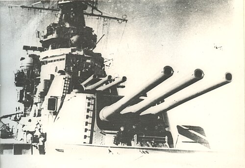 キーロフ級軽巡洋艦ヴォロシーロフに搭載されたMK-3-180三連砲塔。