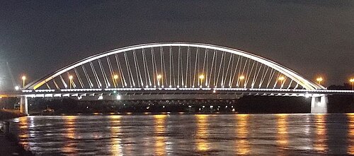 夜のアポロ橋