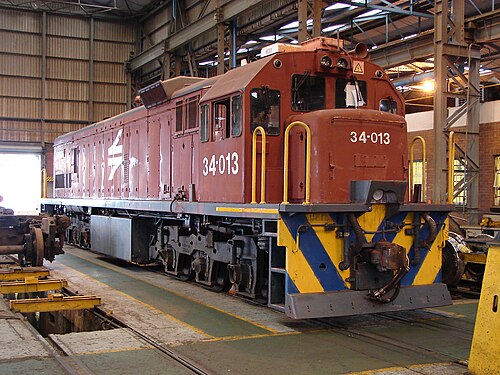 2013 年 4 月 20 日、ポート エリザベス、スワートコップス ロコ デポのスポールネット マルーン カラーの No. 34-013