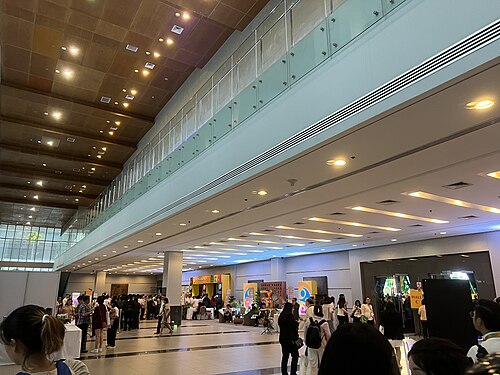 正面ロビー