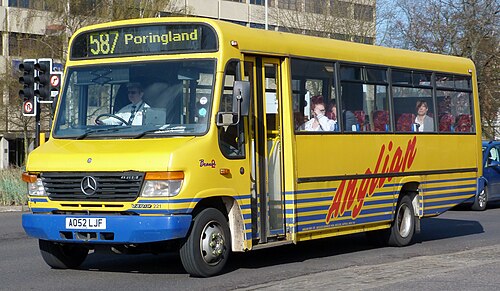 Plaxton Beaver 2 ボディの Mercedes-Benz Vario ミニバス。