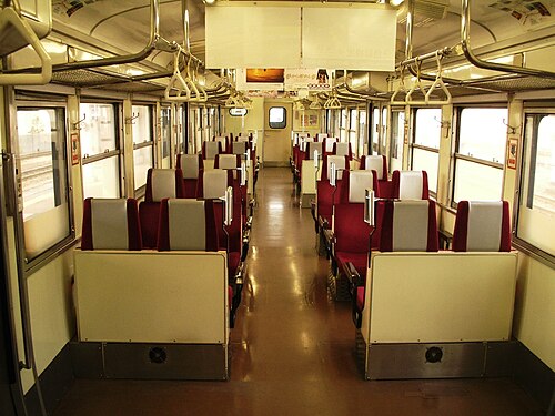 415-800系電車の内部