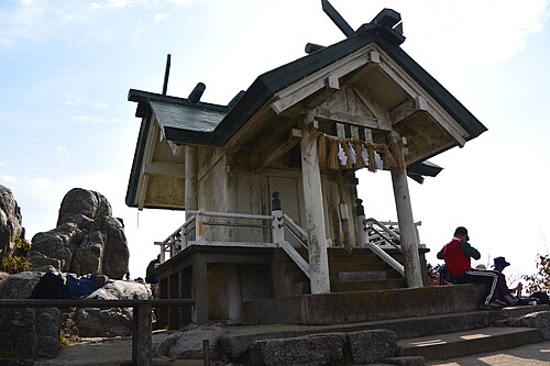 鳳満山の山頂にある上層聖域。