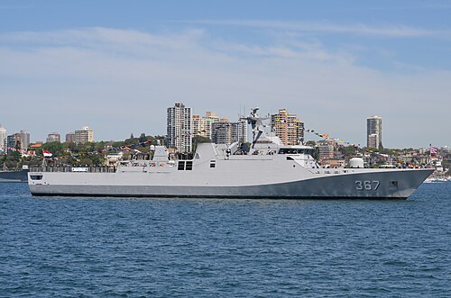 2013 年 10 月 5 日、シドニー港の KRI イスカンダル ムダ。