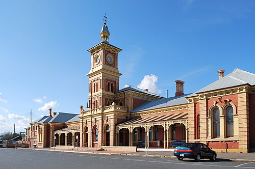 オーストラリア、ニューサウスウェールズ州、オルベリーの鉄道駅 (1881 年)。