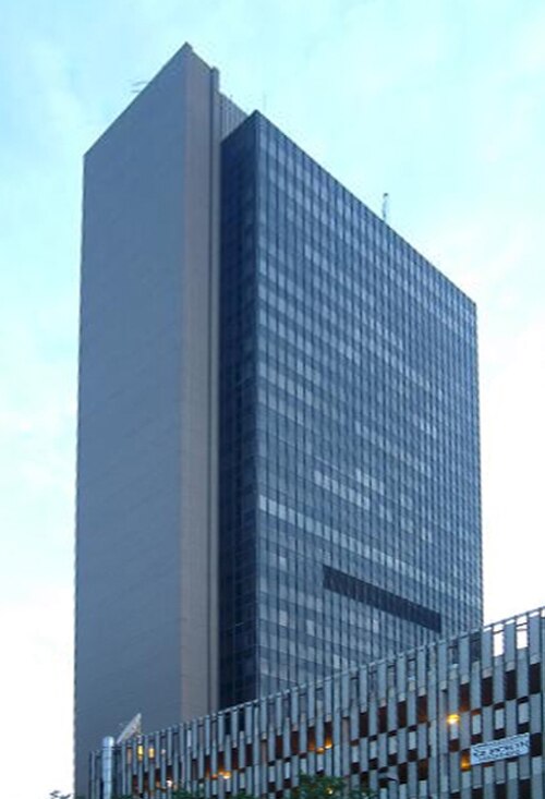 ファイバーグラスタワー