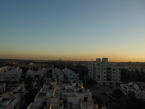 2013 年に南から見た夕暮れのモテラ