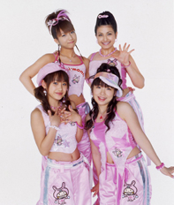 ミニモニ「ラッキーチャチャチャ!」宣伝用、2003年 LからRまで:辻希美、美香、高橋愛、加護亜依