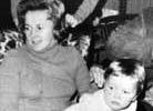 レニー・マクレーと息子のアンドリュー、1976年頃