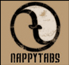 ヘーゼルナッツとクリーム色の陰陽のようなシンボルで、その下に大文字で「Nappytabs」という文字が印刷されています。
