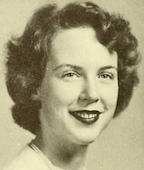 1952 年の若い白人女性が笑顔で写っている年鑑の写真。