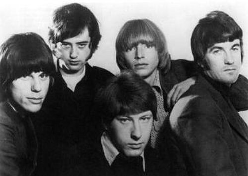 ヤードバーズ、1966年。左からジェフ・ベック、ジミー・ペイジ、クリス・ドレヤ、キース・レルフ、ジム・マッカーティ
