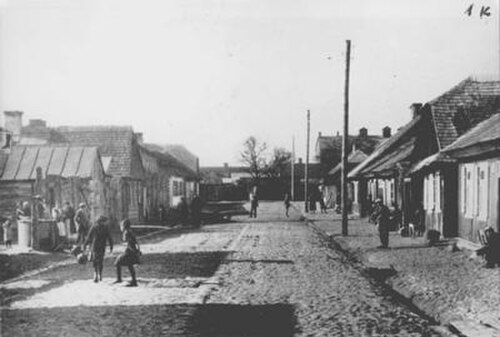 第二次世界大戦前のラジンの町のメインストリートの写真