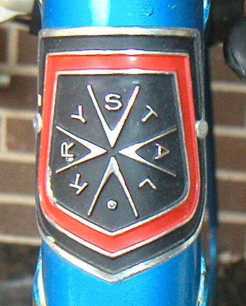 ニッサンサイクルズによるクリスタル[要出典][10]