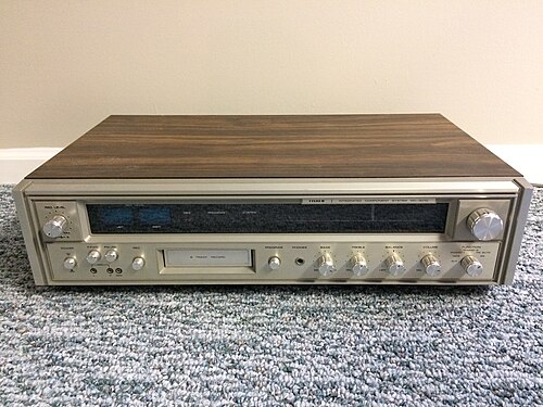 フィッシャー MC-3010 統合コンポーネント システム (レシーバーと 8 トラック プレーヤー/レコーダー コンボ、1975 年頃)