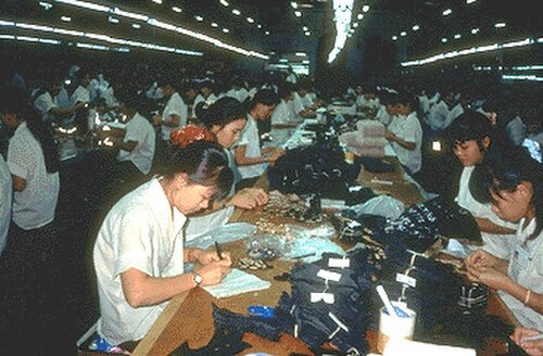 労働搾取工場